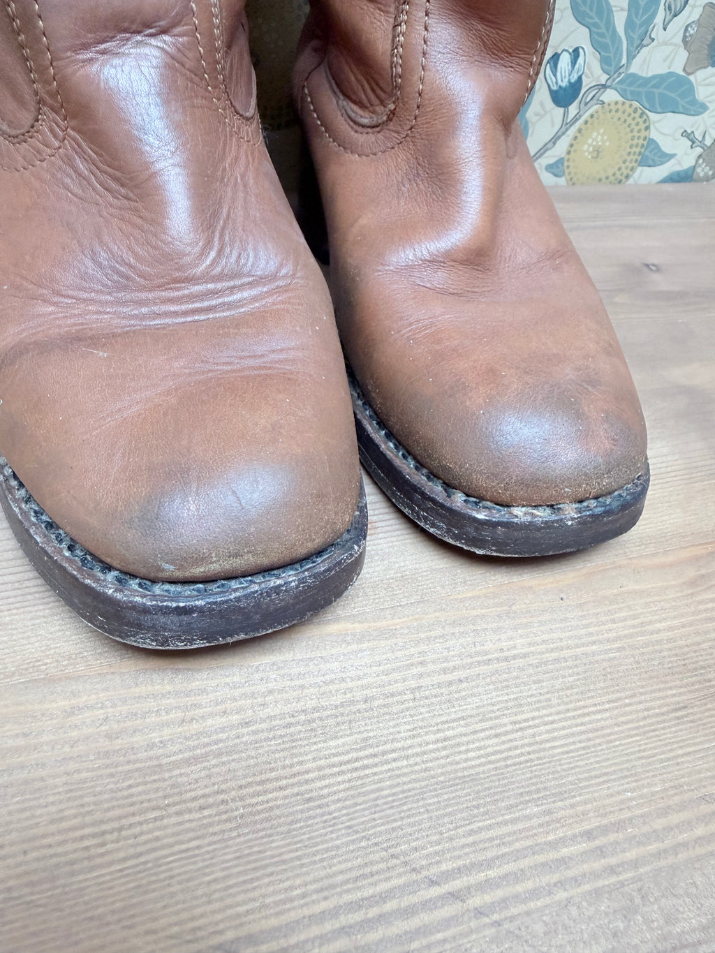 Vintage 1970s Frye Tan Embroidered Boots