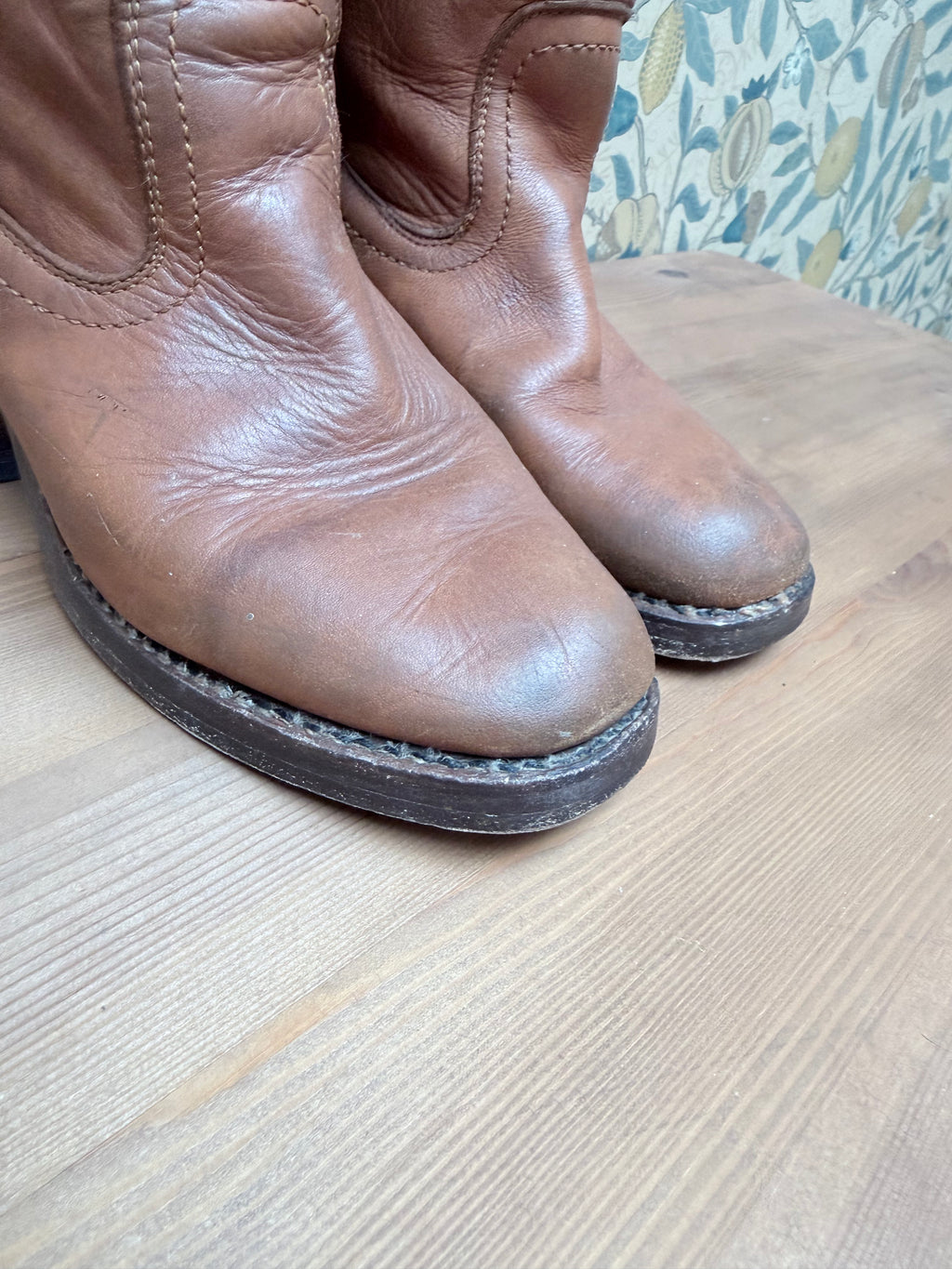 Vintage 1970s Frye Tan Embroidered Boots