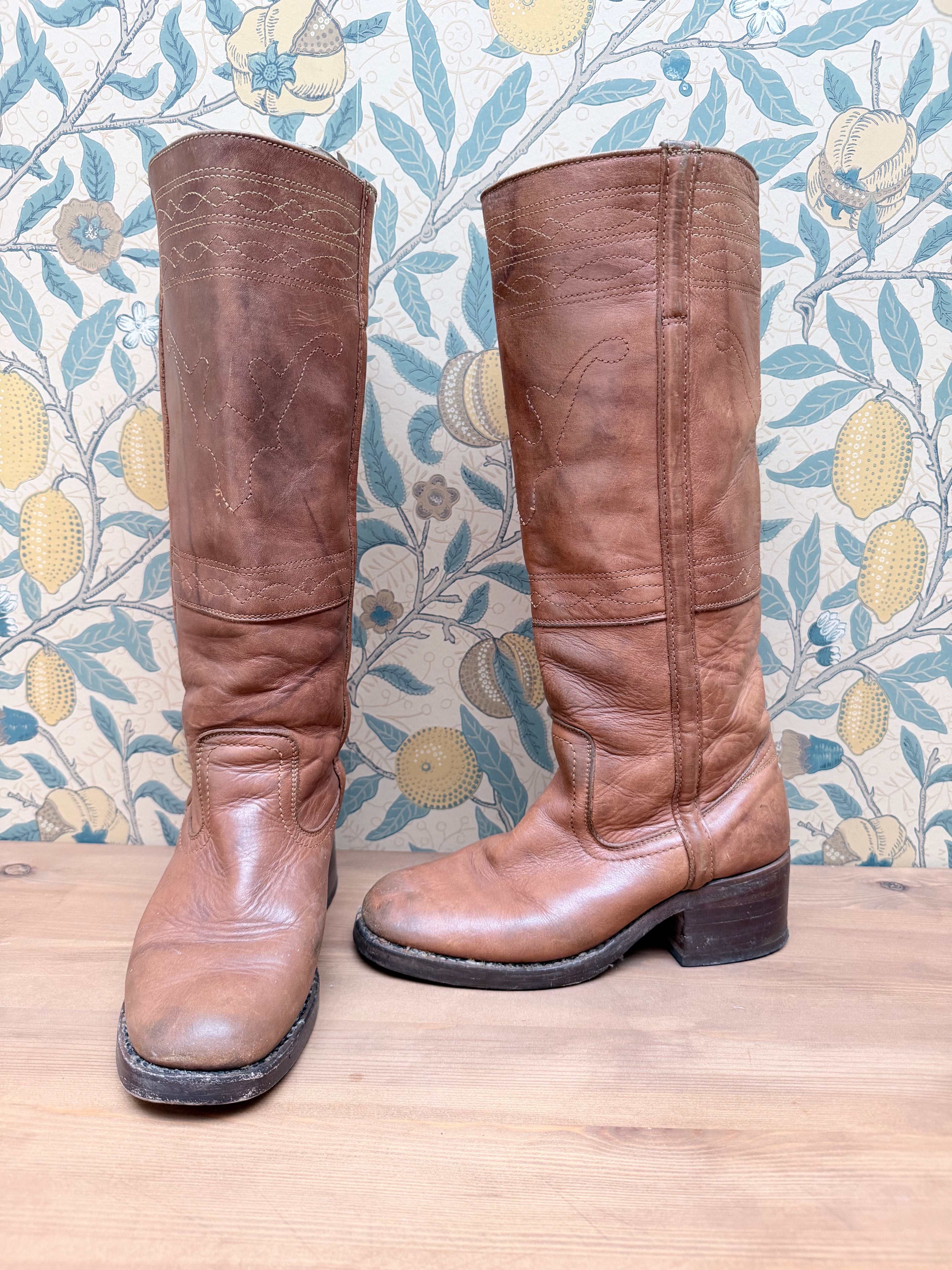 Vintage 1970s Frye Tan Embroidered Boots