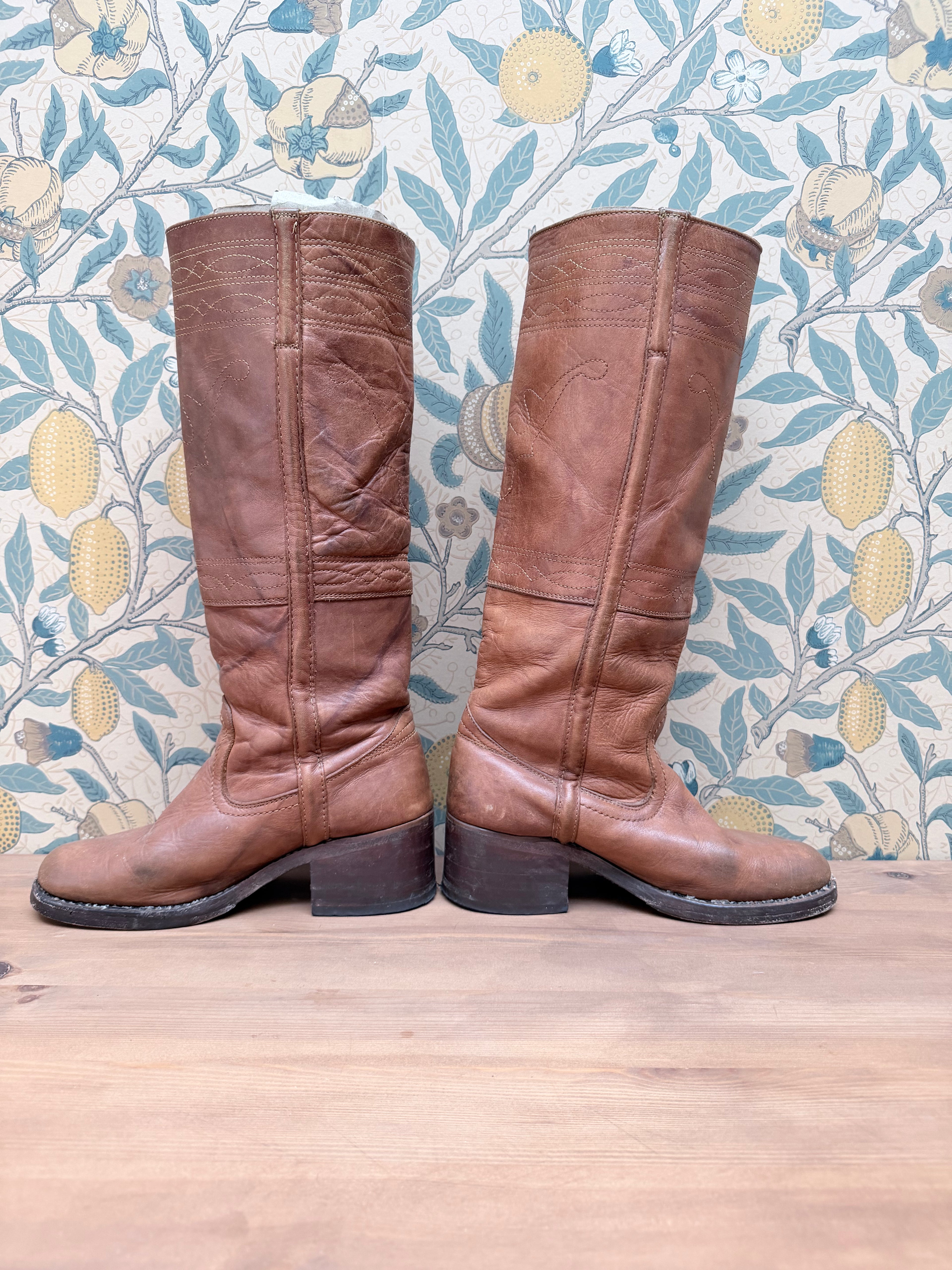 Vintage 1970s Frye Tan Embroidered Boots