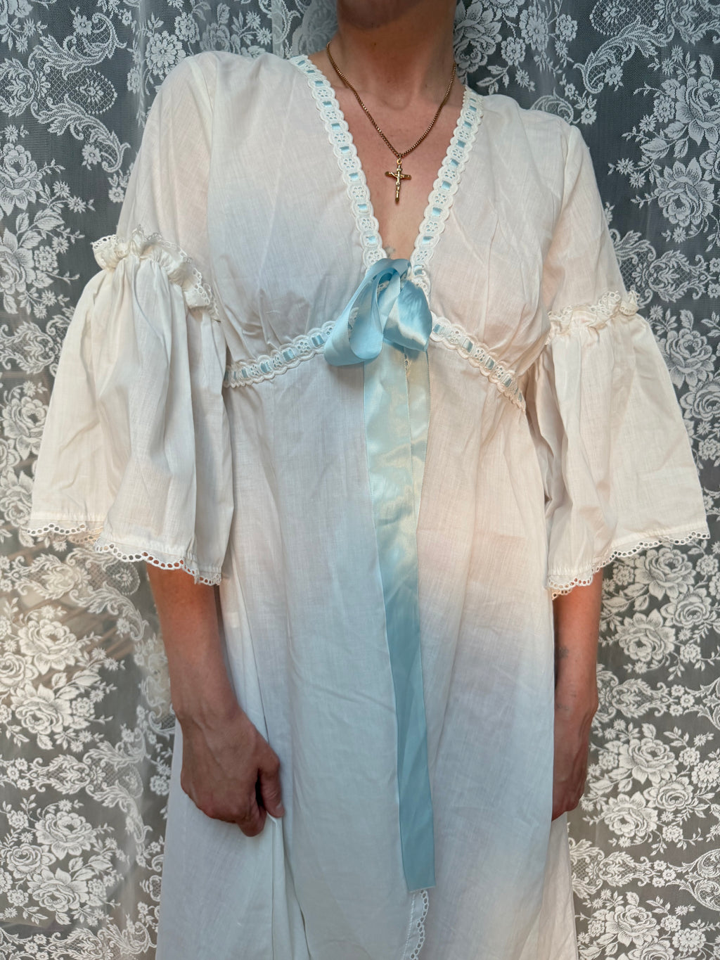 Vintage 1970s Saxon Lingerie Blue-Ribbon Bell-Sleeve Nightdress