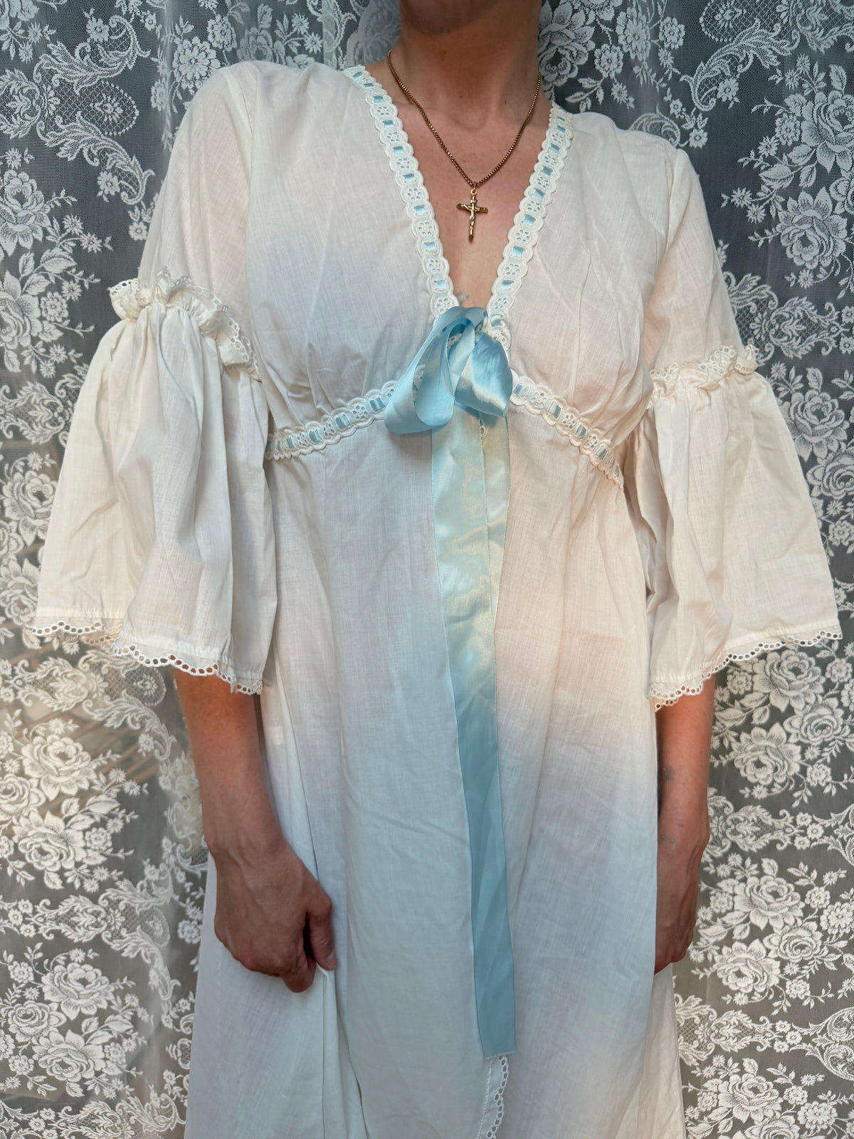 Vintage 1970s Saxon Lingerie Blue-Ribbon Bell-Sleeve Nightdress