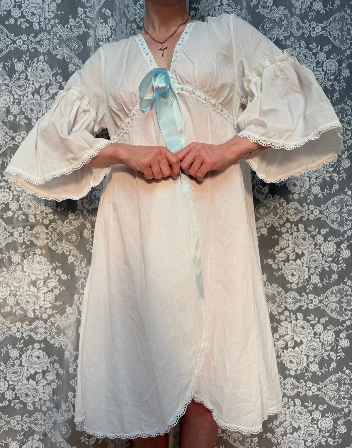 Vintage 1970s Saxon Lingerie Blue-Ribbon Bell-Sleeve Nightdress