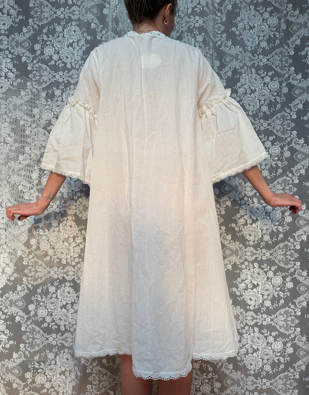 Vintage 1970s Saxon Lingerie Blue-Ribbon Bell-Sleeve Nightdress