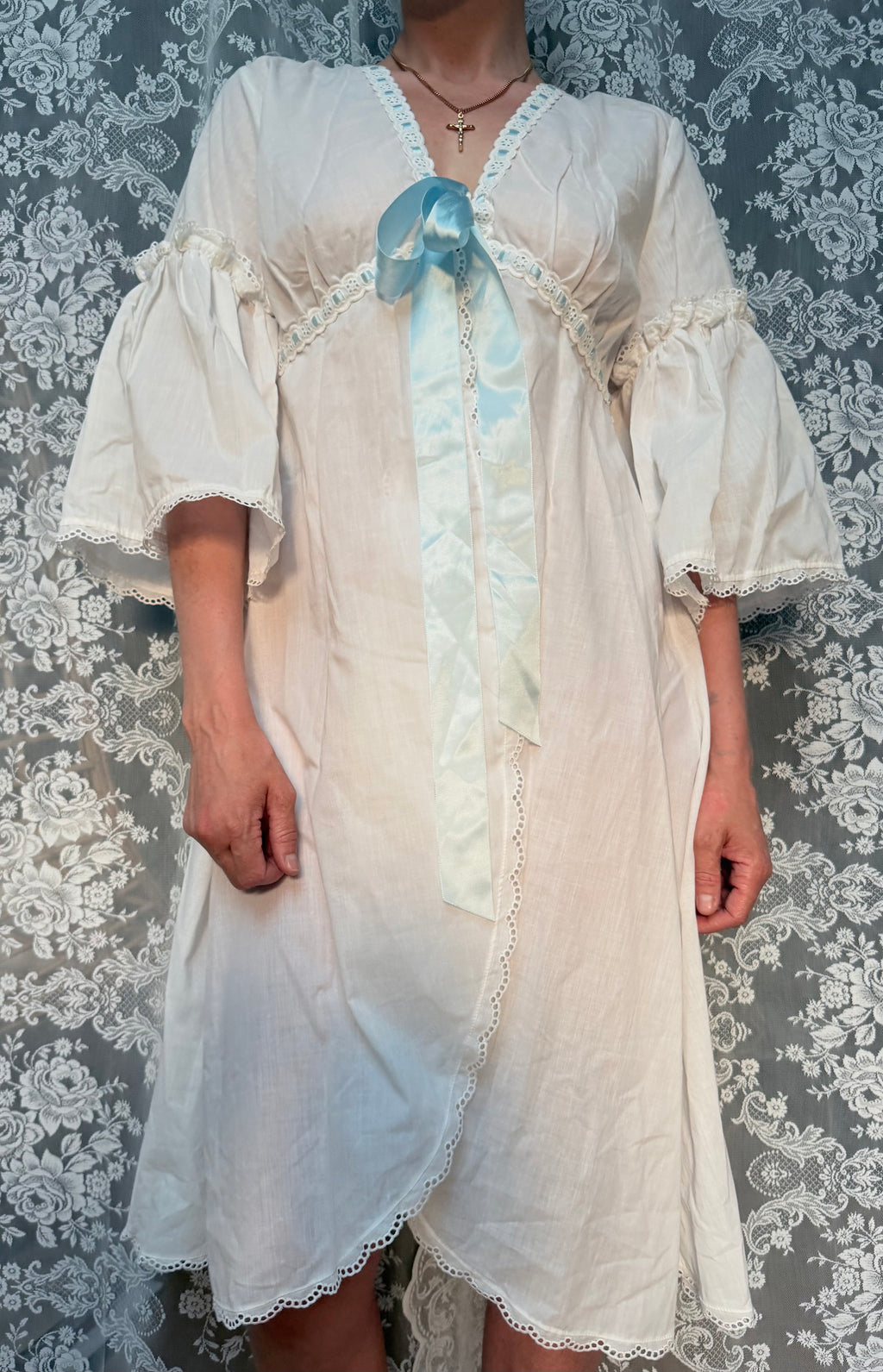 Vintage 1970s Saxon Lingerie Blue-Ribbon Bell-Sleeve Nightdress