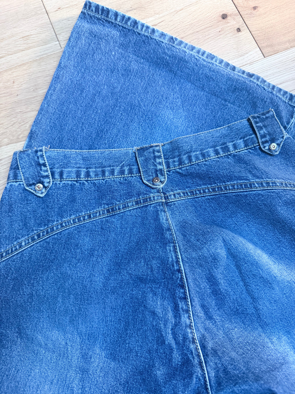 Classic 1970s Style Bell-Bottom Denim Flares