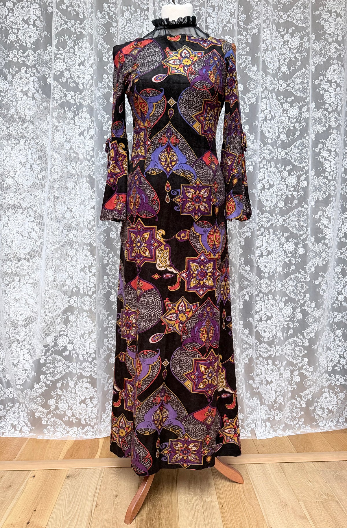 The Lilith: Vintage 1970s Windsmore Dress