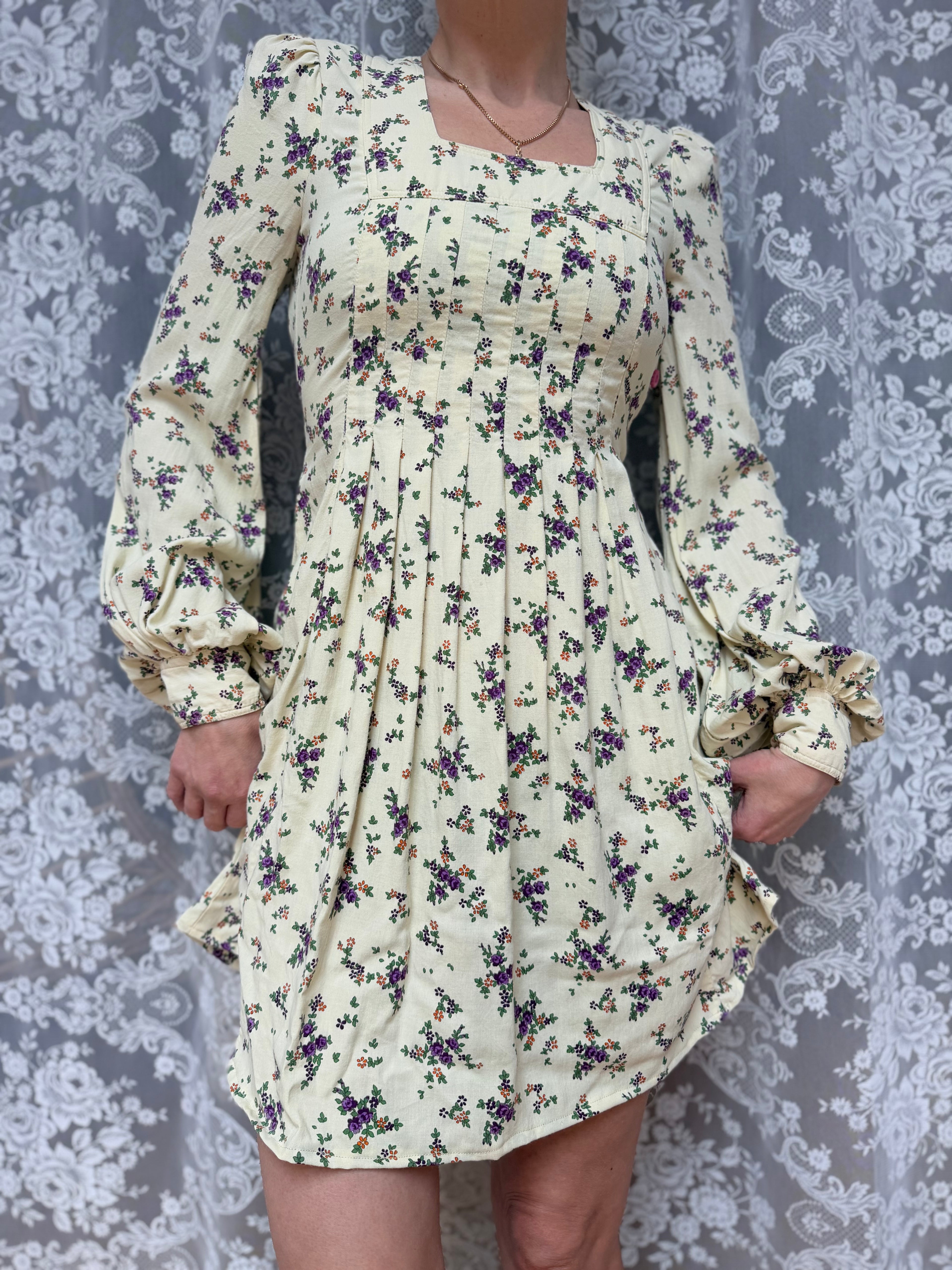 Vintage 1970s Jeff Banks Floral Bishop Sleeve Mini Dress