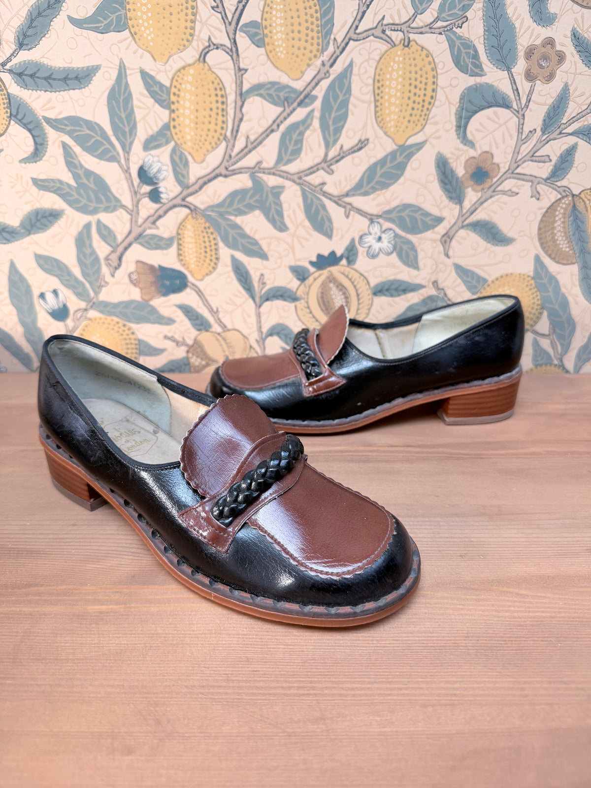 Vintage 1960s Women's Leather Loafer Shoes | Made in Italy