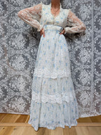 Vintage 1970s California Lace Prairie Dress | White & Blue Floral Gunne Sax Style