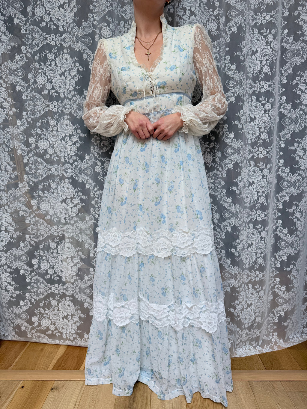 Vintage 1970s California Lace Prairie Dress | White & Blue Floral Gunne Sax Style