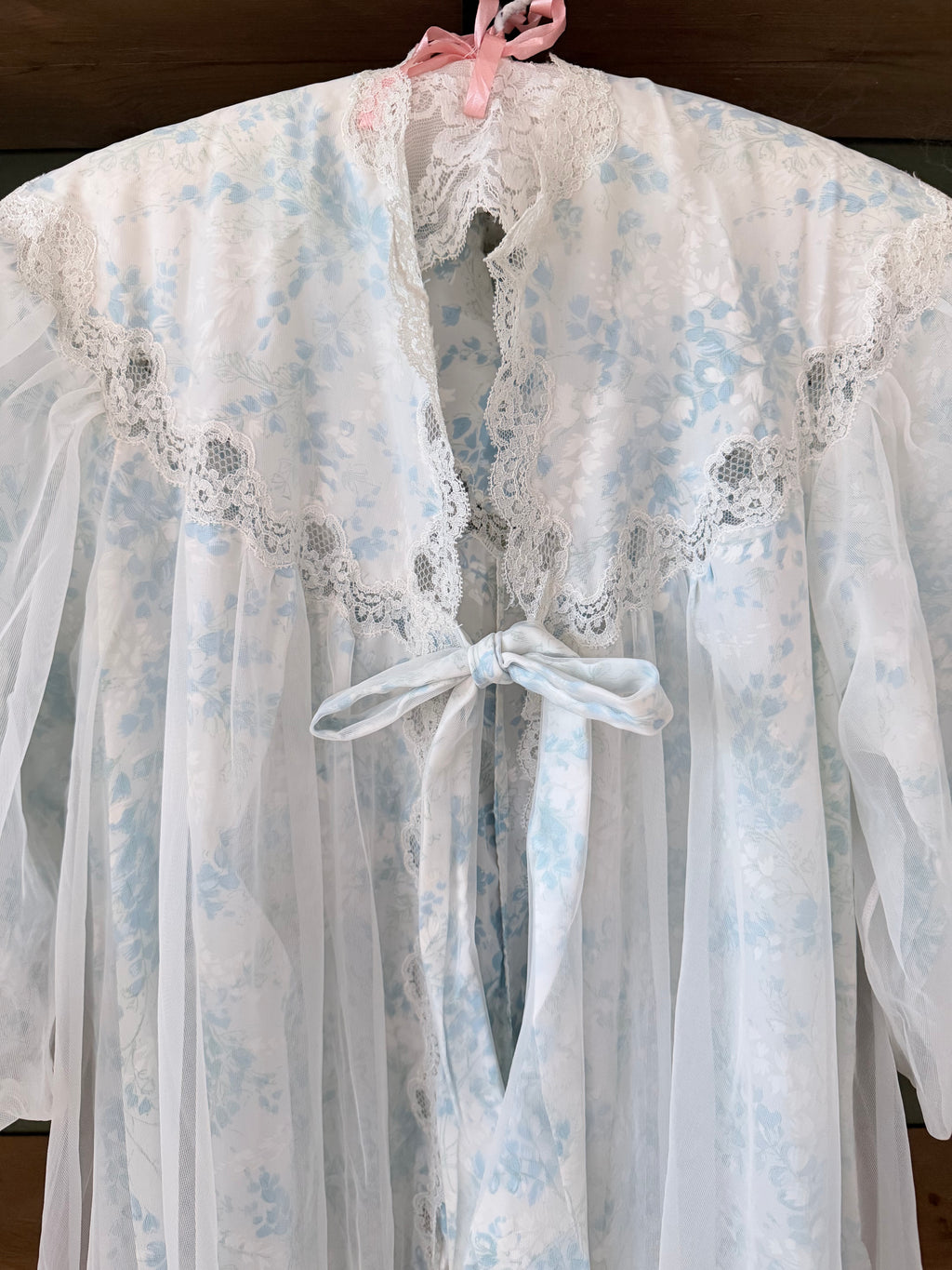 Beautiful Vintage 1950s/1960s Floral Baby Doll Gown