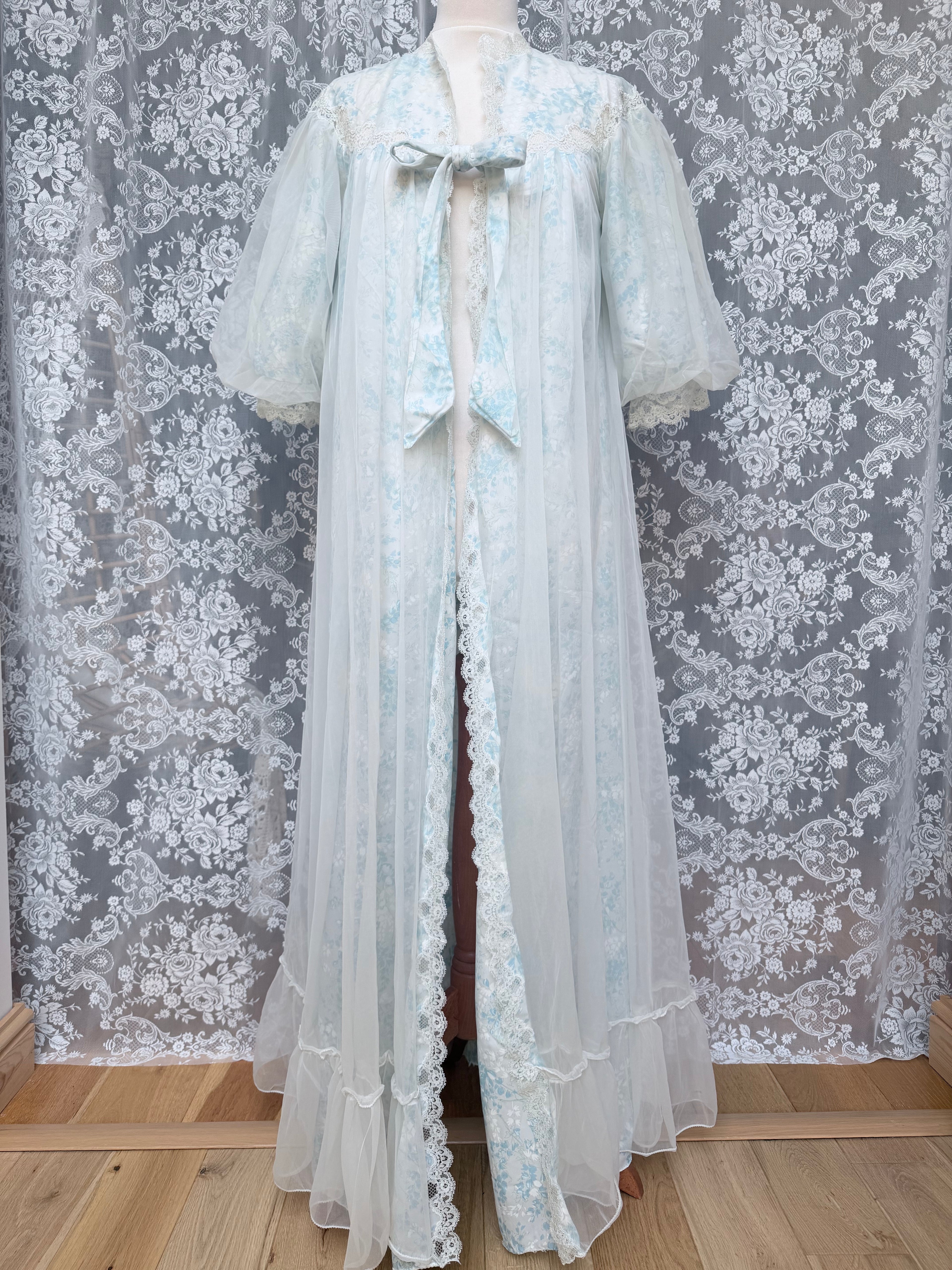 Beautiful Vintage 1950s/1960s Floral Baby Doll Gown