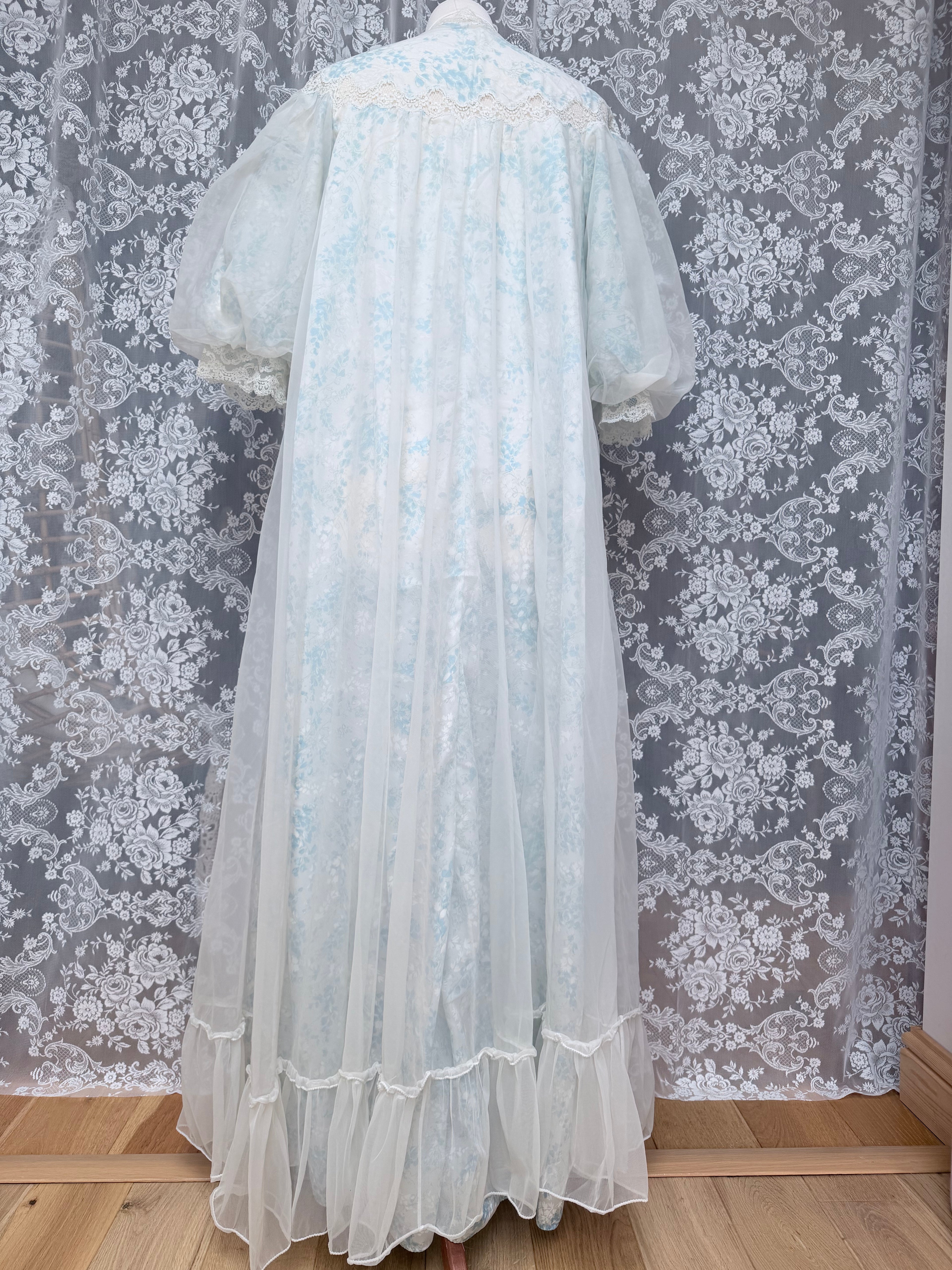 Beautiful Vintage 1950s/1960s Floral Baby Doll Gown