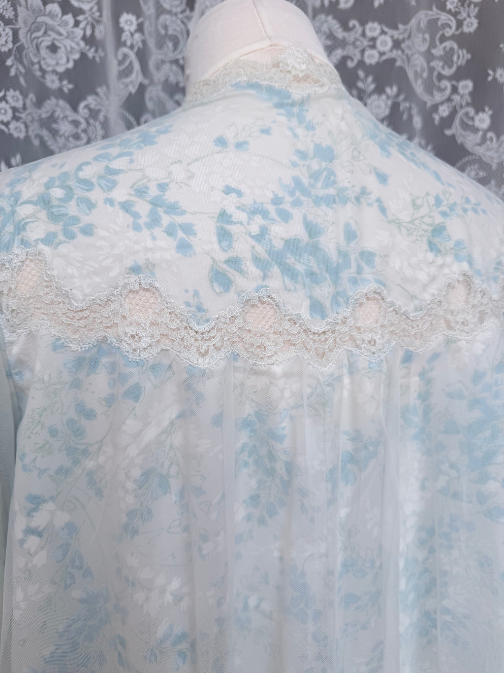Beautiful Vintage 1950s/1960s Floral Baby Doll Gown