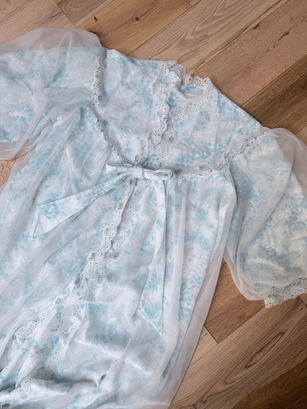Beautiful Vintage 1950s/1960s Floral Baby Doll Gown