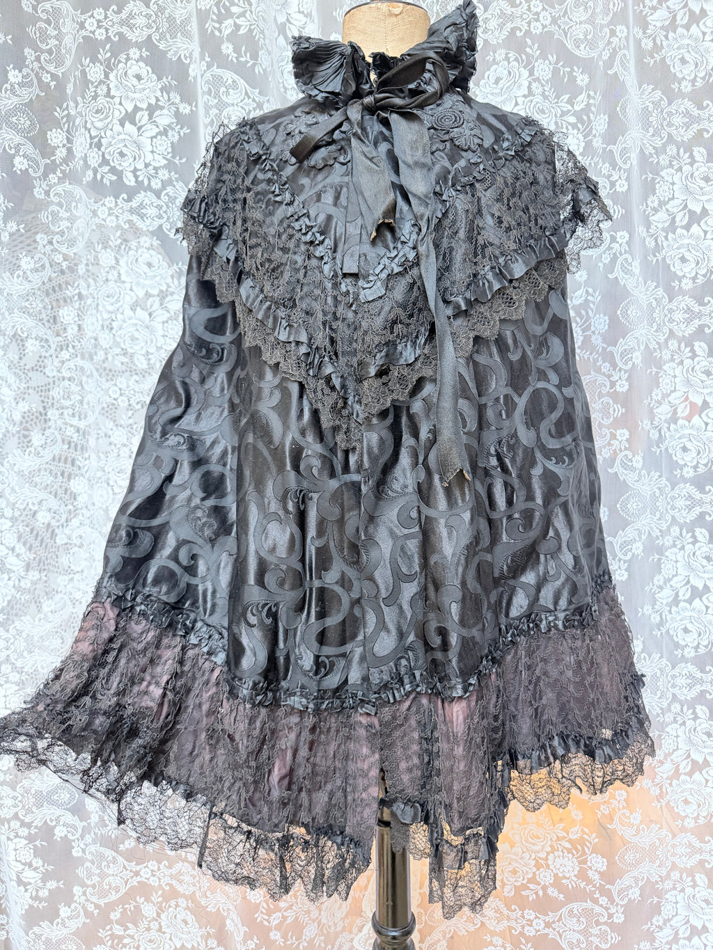 Antique Late Victorian Black Floral Lace Cape | Gothic Evening Wear
