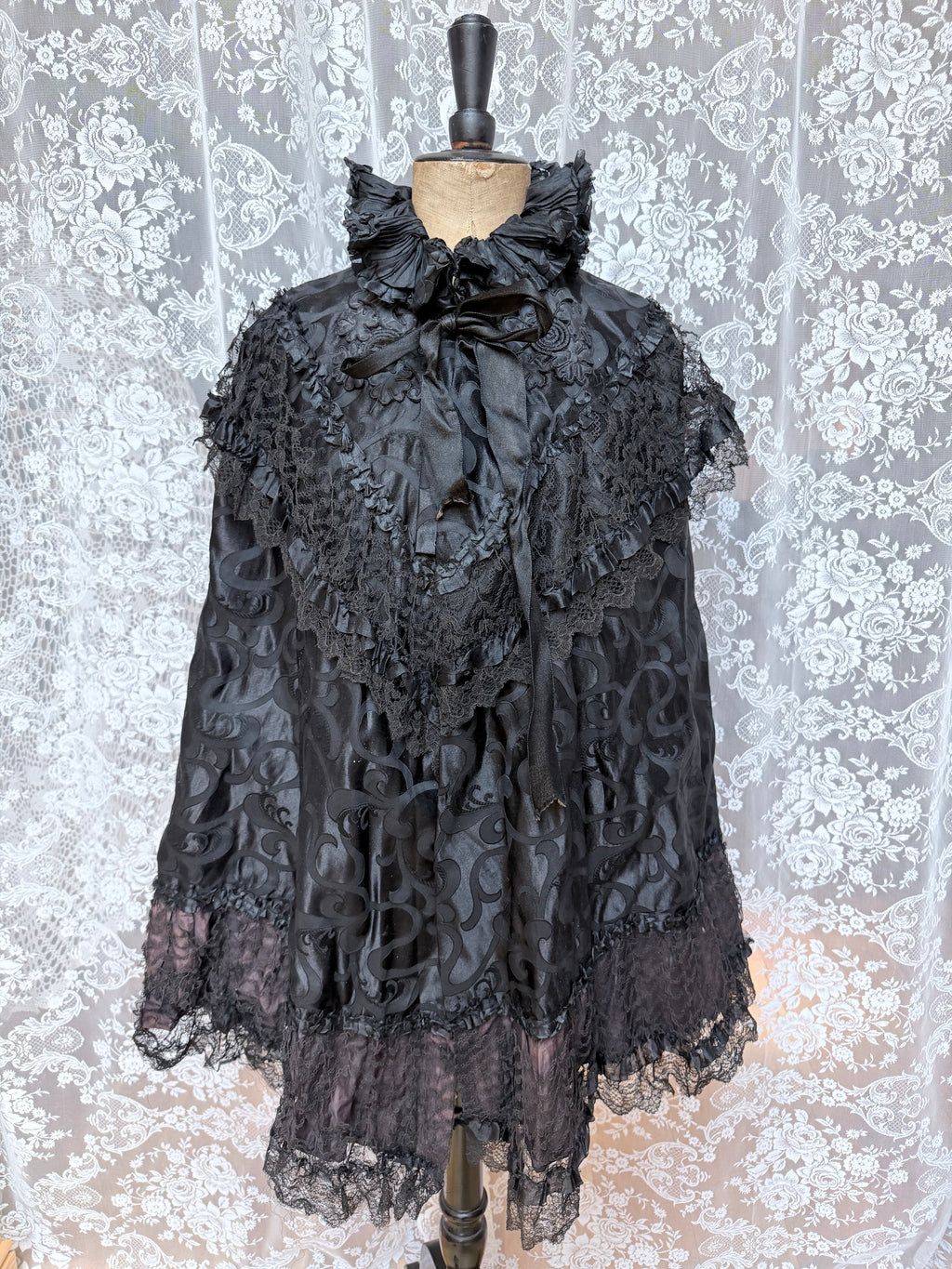 Antique Late Victorian Black Floral Lace Cape | Gothic Evening Wear