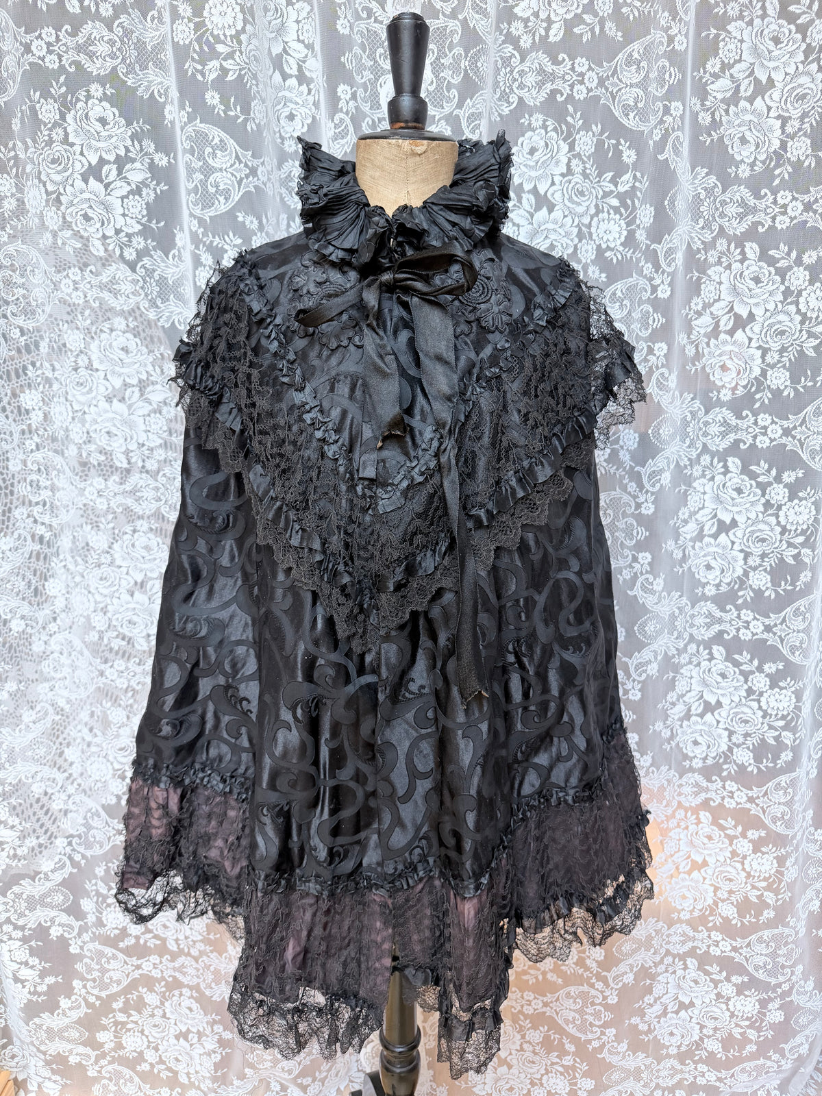 Antique Late Victorian Black Floral Lace Cape | Gothic Evening Wear