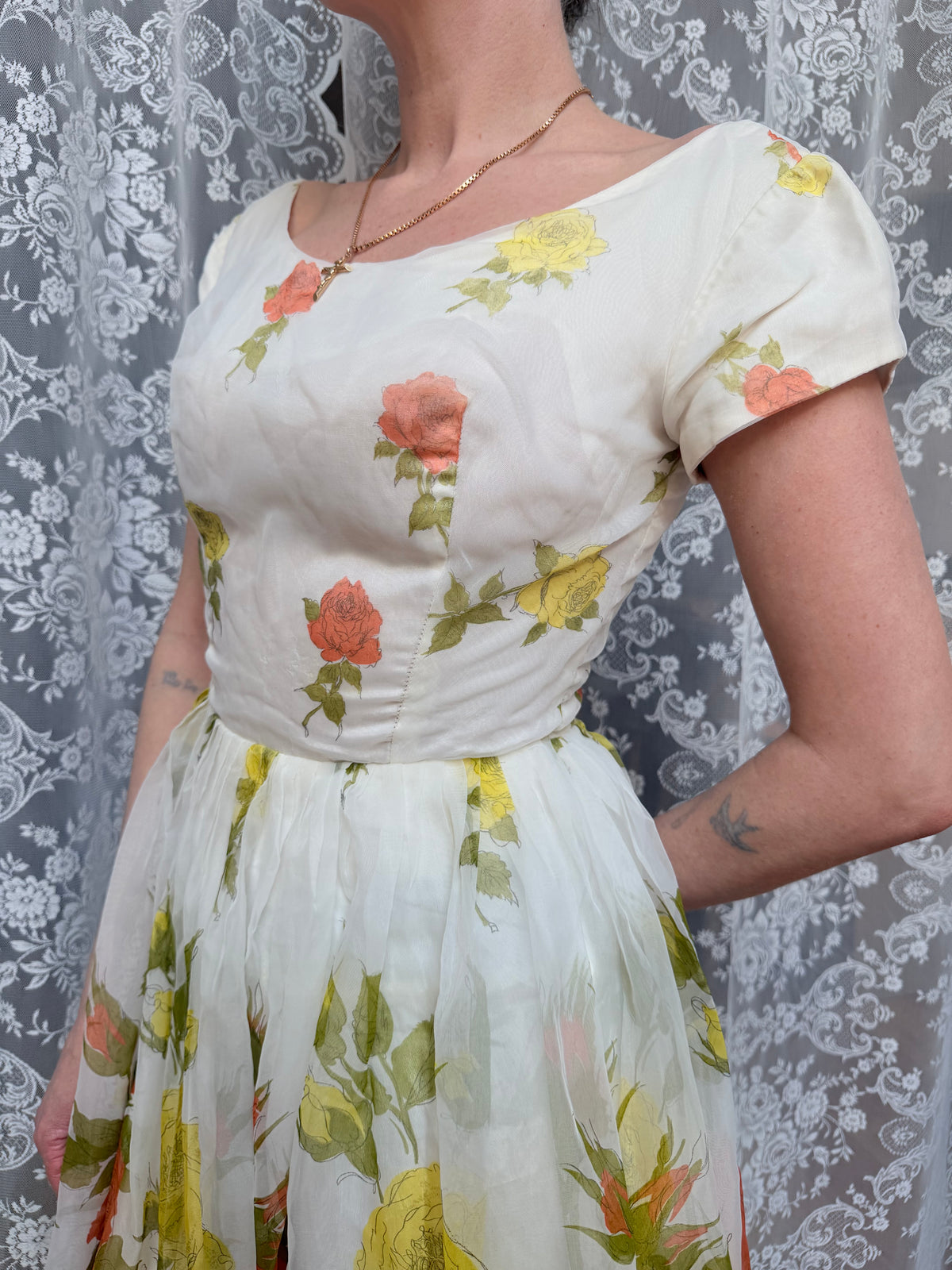 Vintage 1950s Floral Roses Summer Midi Dress