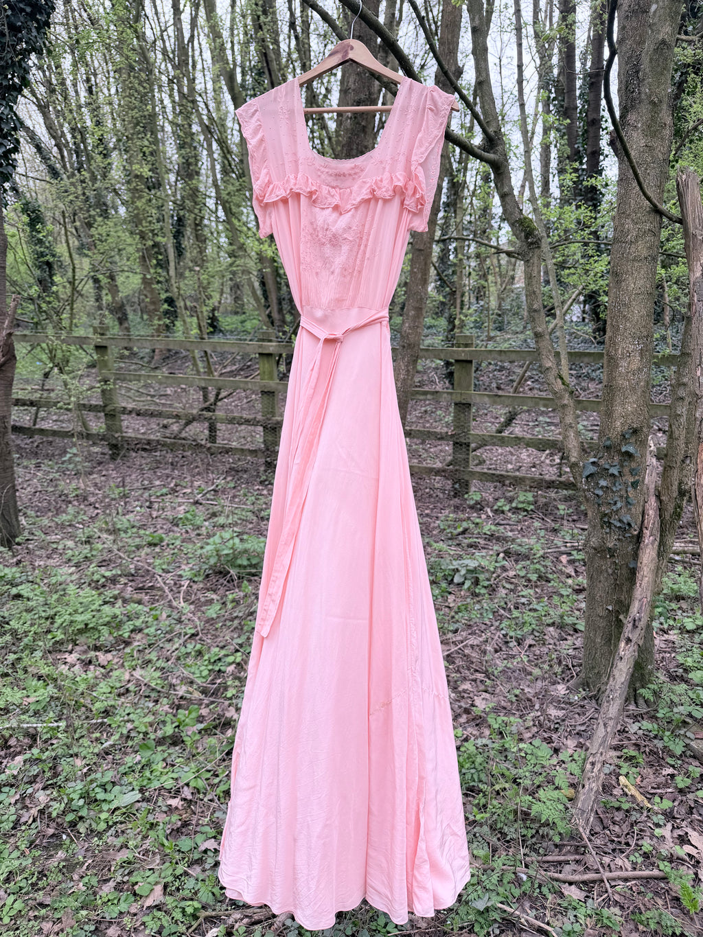 Antique Vintage 1930s Italian Silk & Broderie Anglaise