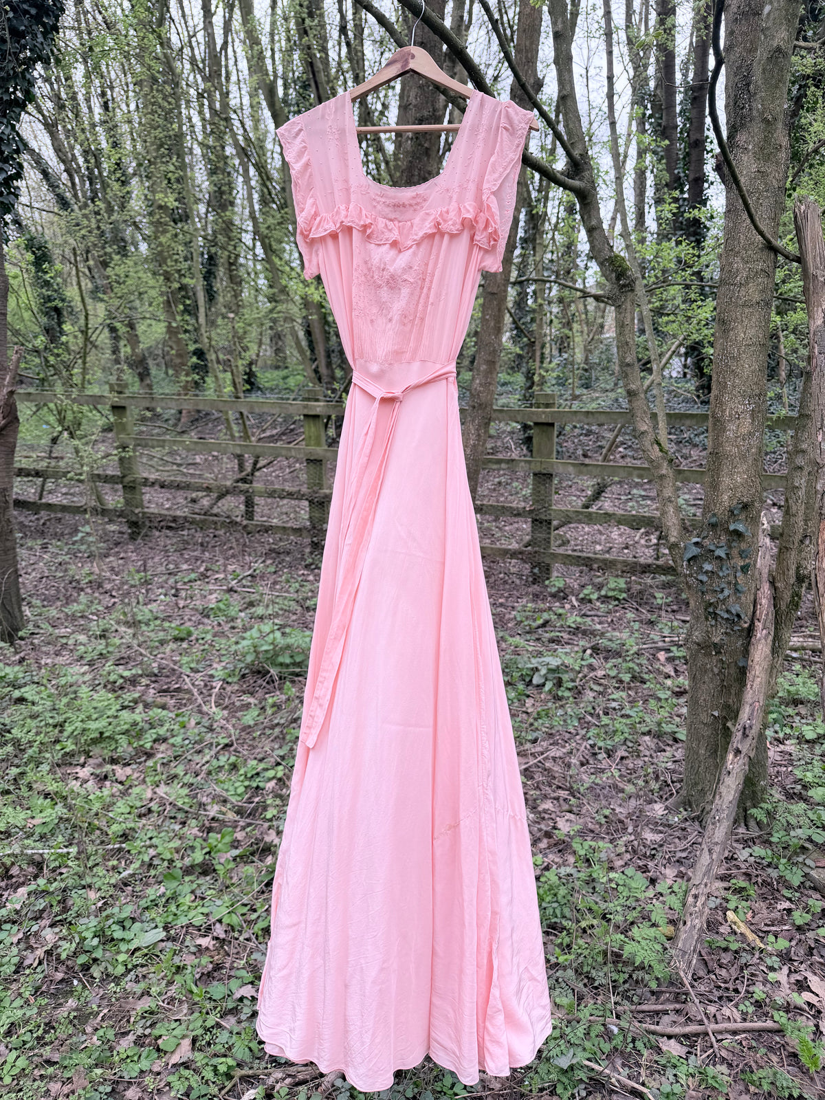 Antique Vintage 1930s Italian Silk & Broderie Anglaise