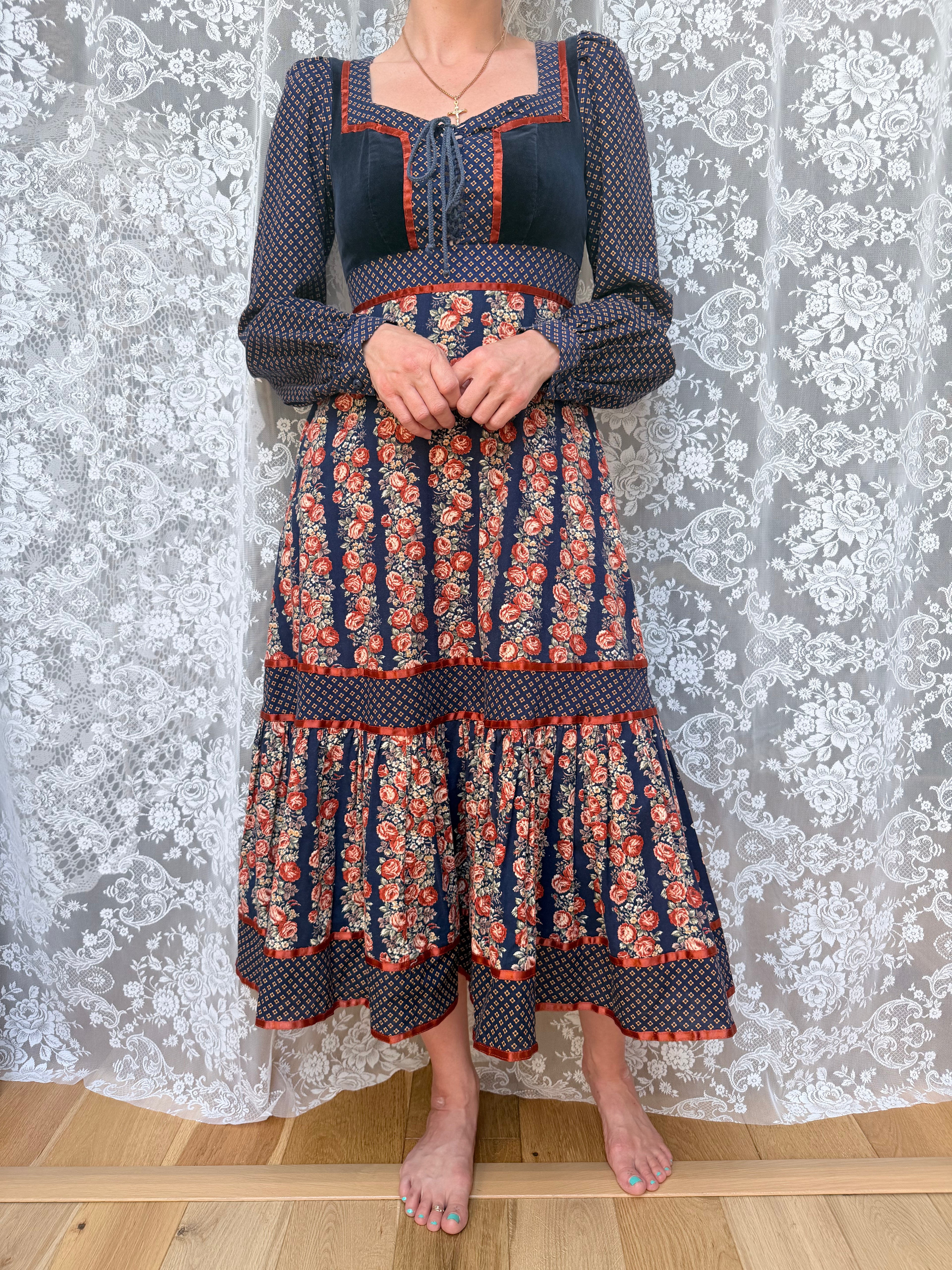 Vintage 1970s Gunne Sax Cabbage Rose Midi Dress