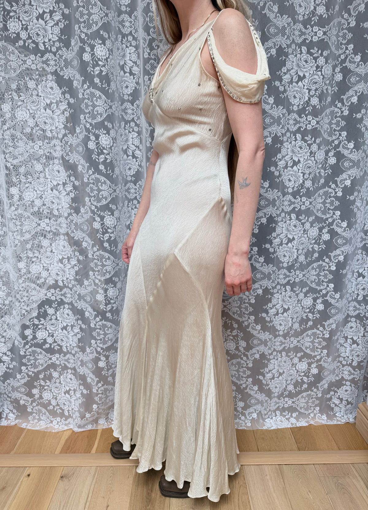 Antique Museum-Archived 1930s Silk Satin Cold-Shoulder Gown