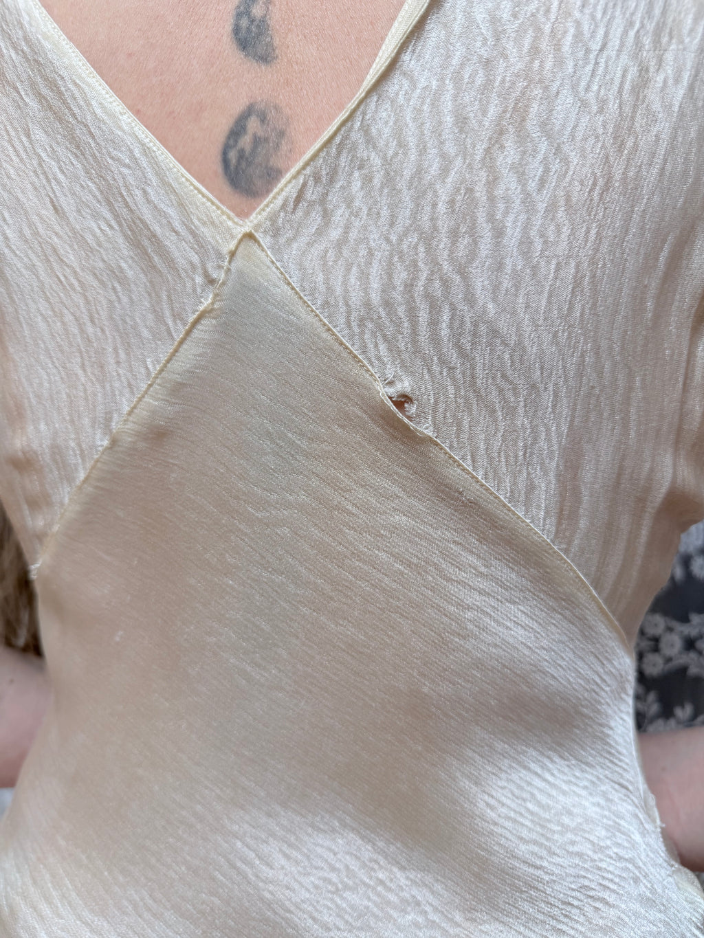Antique Museum-Archived 1930s Silk Satin Cold-Shoulder Gown