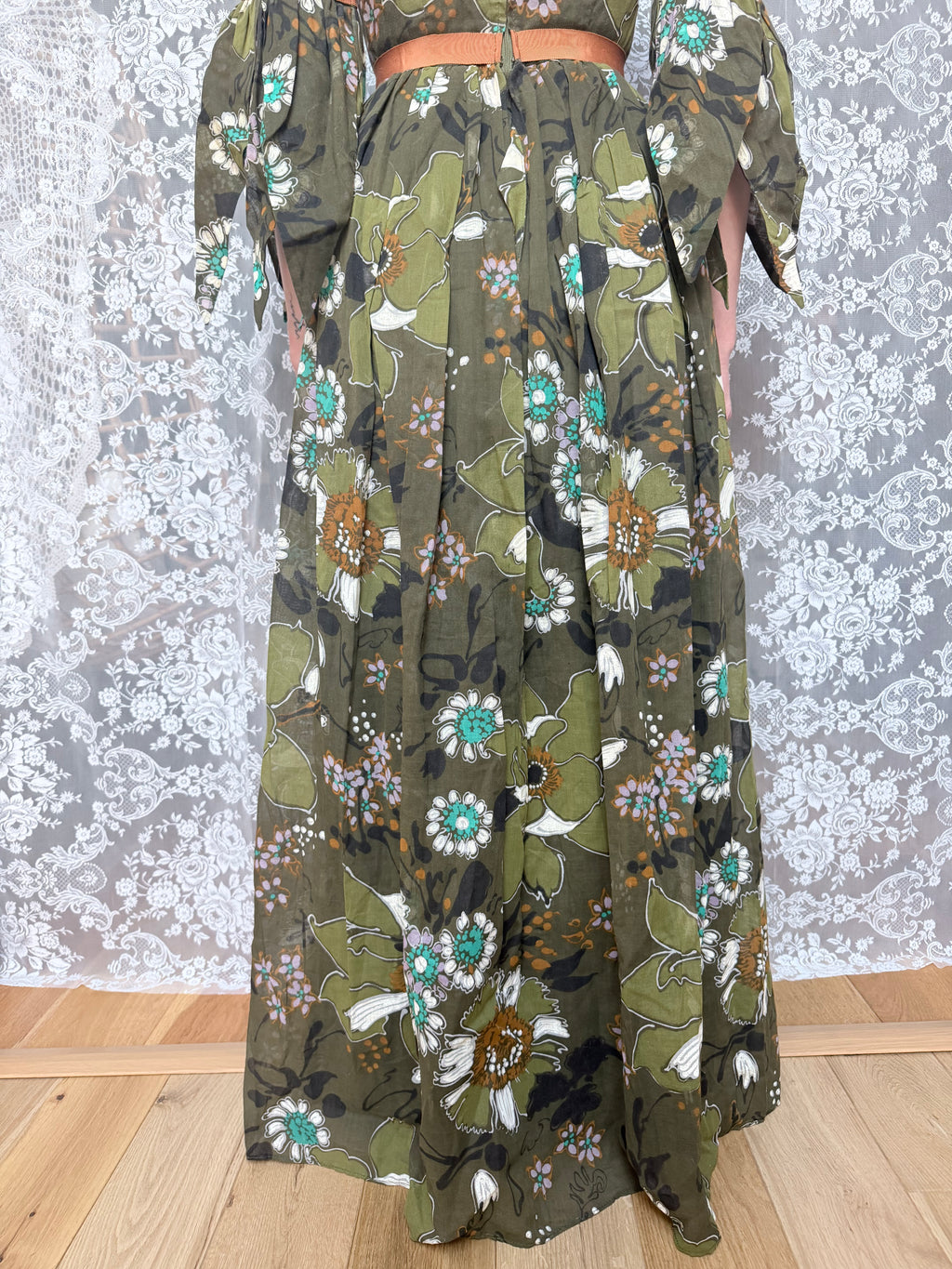 1970s Frank Usher Green Petal Sleeve Witchy Prairie Dress