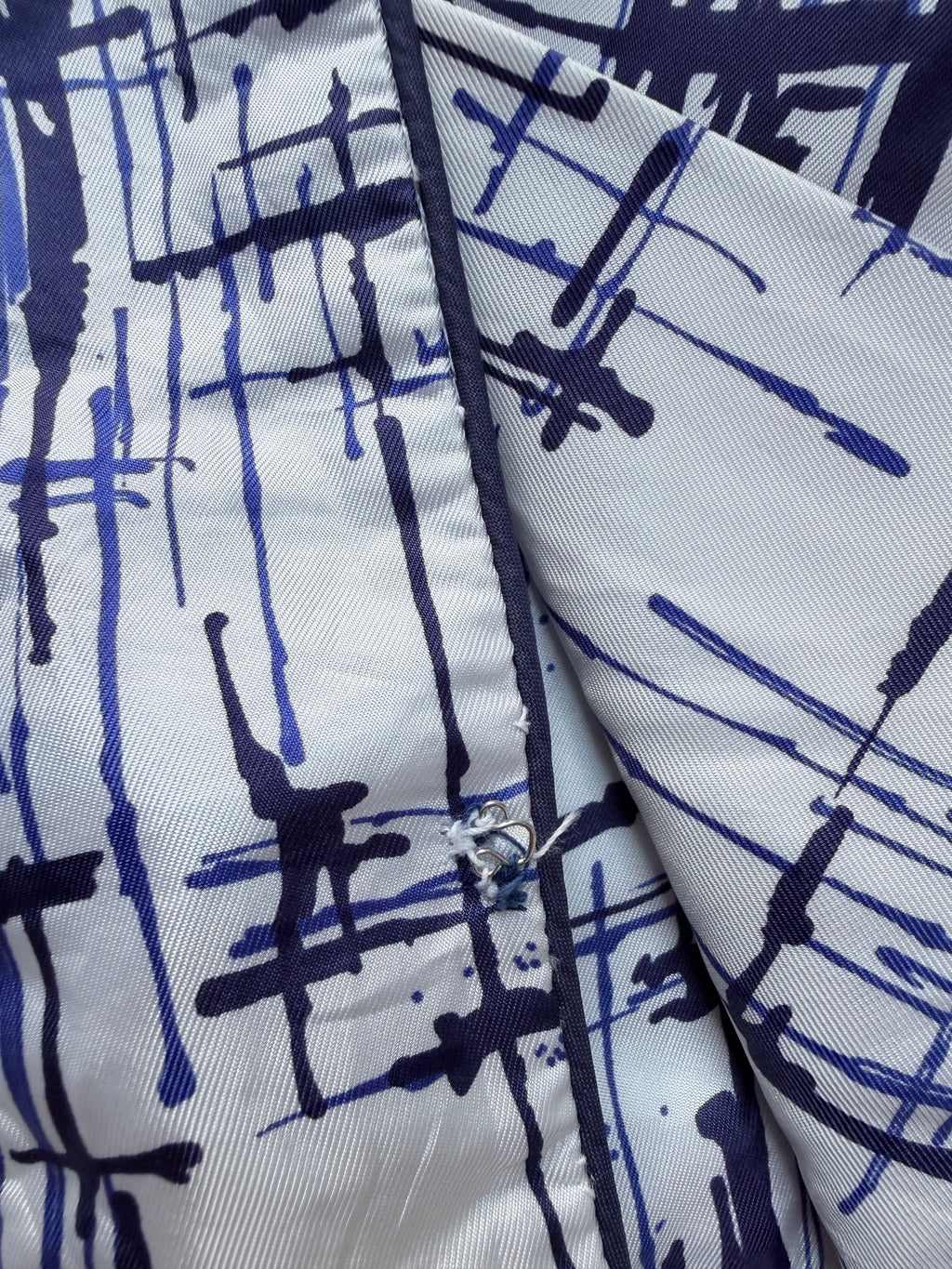 Vintage 1970s Carnegie Artsy Blue and White Jacket
