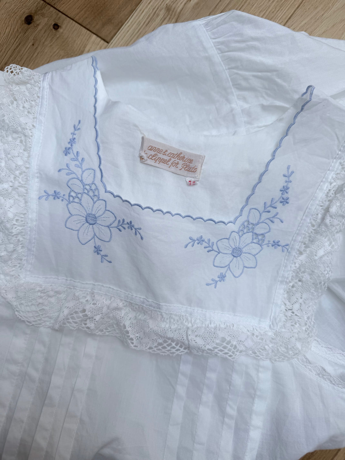 Vintage 1970s Pluto White and Lilac Broderie Anglaise Nightdress