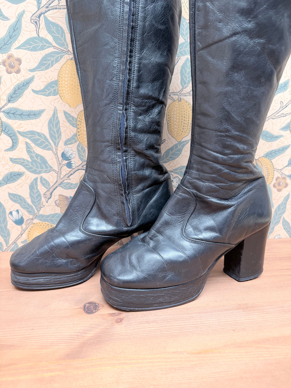 Authentic 1960s/70s Classic Black Genuine Leather Go-Go Boots