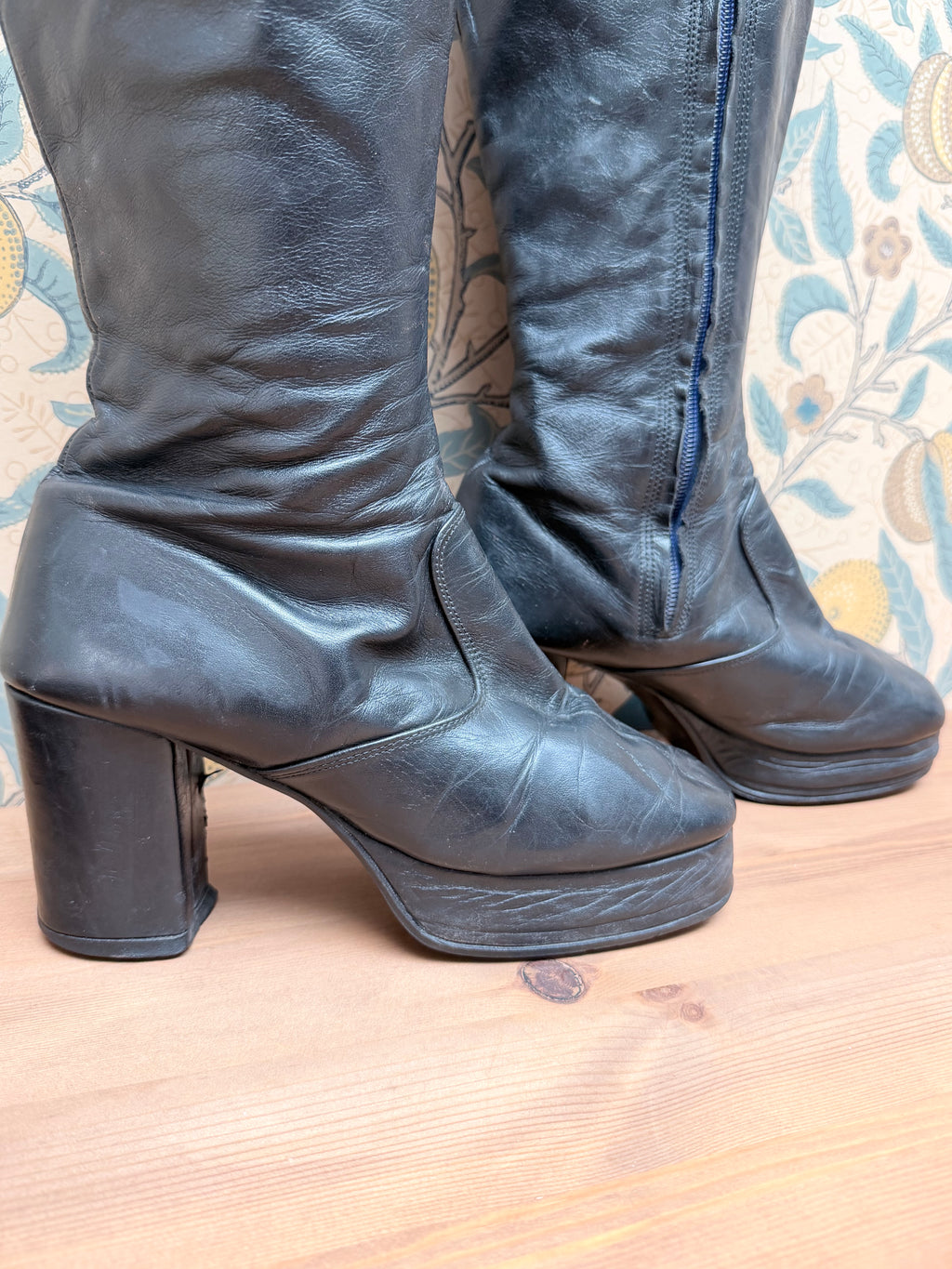 Authentic 1960s/70s Classic Black Genuine Leather Go-Go Boots