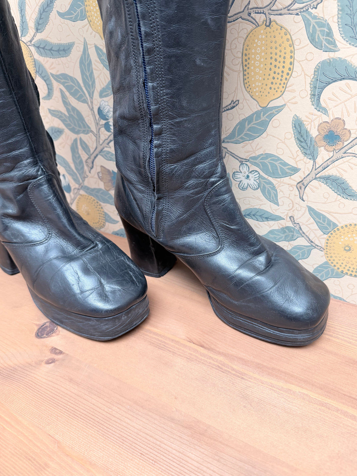 Authentic 1960s/70s Classic Black Genuine Leather Go-Go Boots