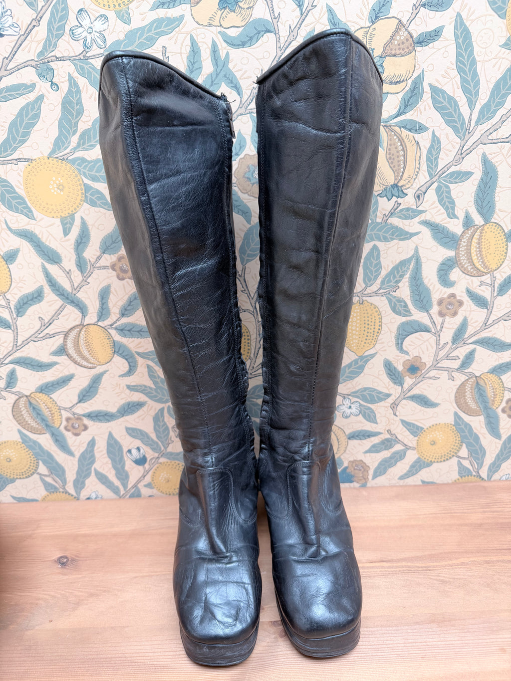 Authentic 1960s/70s Classic Black Genuine Leather Go-Go Boots