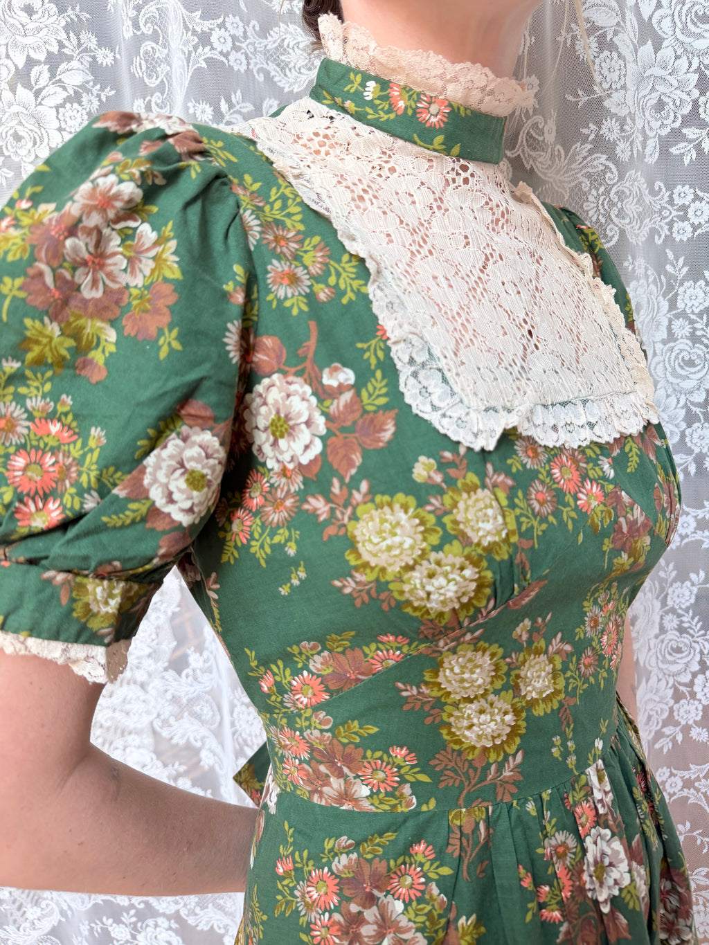 Rare Vintage 1970s Green Floral Prairie Handmade Dress