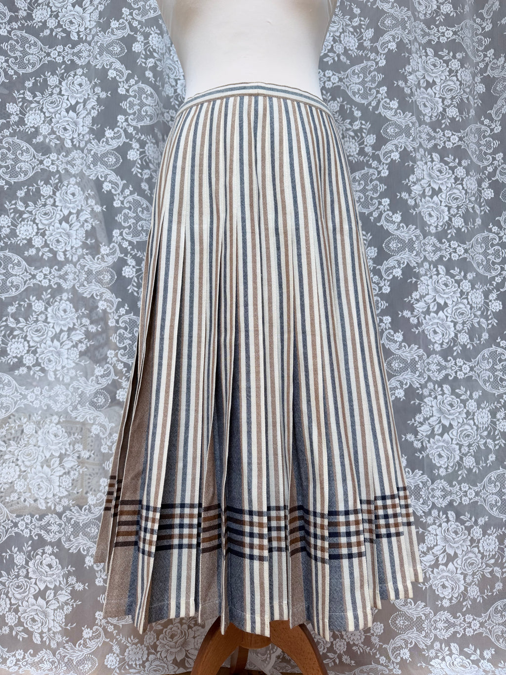 Vintage Aquascutum Luxury Wool Pleated Check Skirt