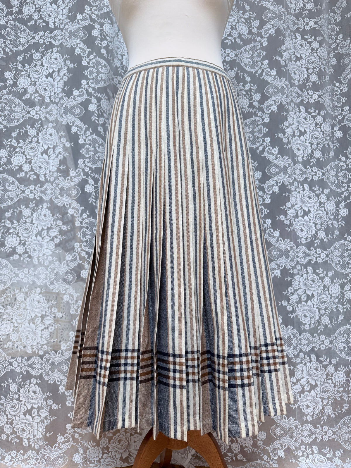 Vintage Aquascutum Luxury Wool Pleated Check Skirt