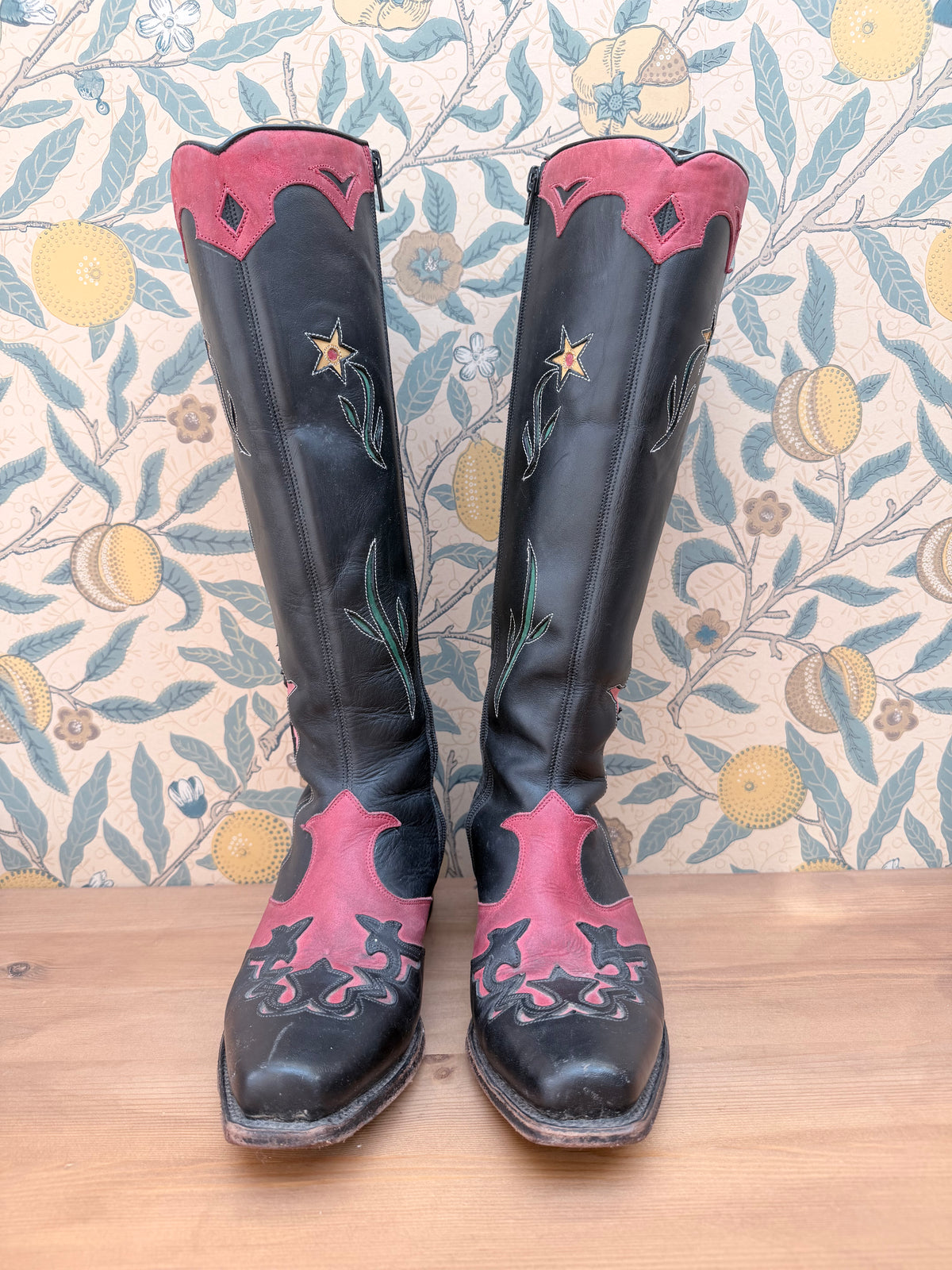 Vintage 1980s Mexican Leather Cowboy Boots | Beautiful Bird & Floral Applique
