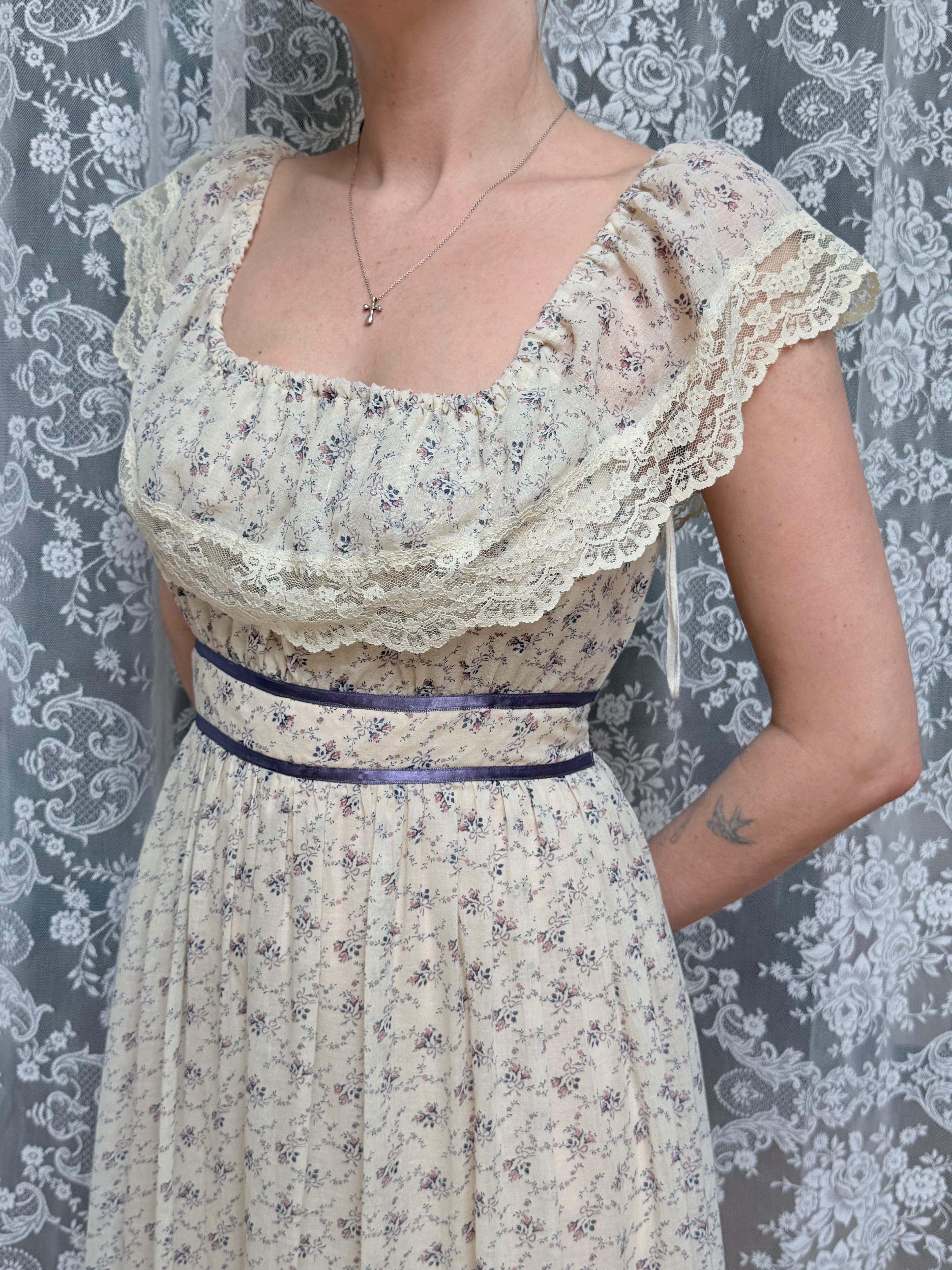 The Eleanor: Vintage 1970s Gunne Sax Lilac Floral Prairie Cottagecore Dress