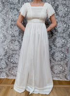 The Grace: Vintage 1970s Laura Ashley Prairie Lace Front Dress