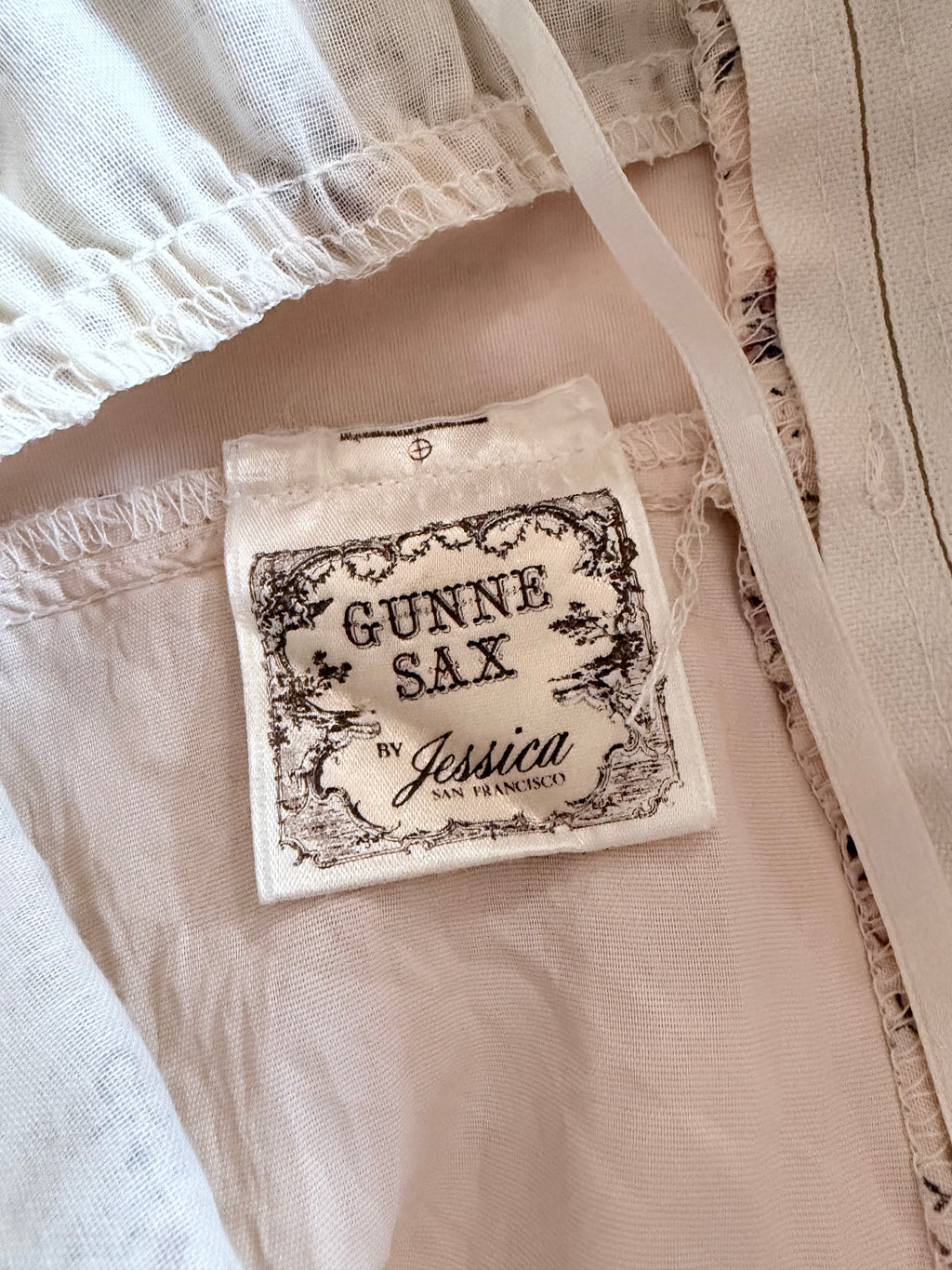 The Eleanor: Vintage 1970s Gunne Sax Lilac Floral Prairie Cottagecore Dress